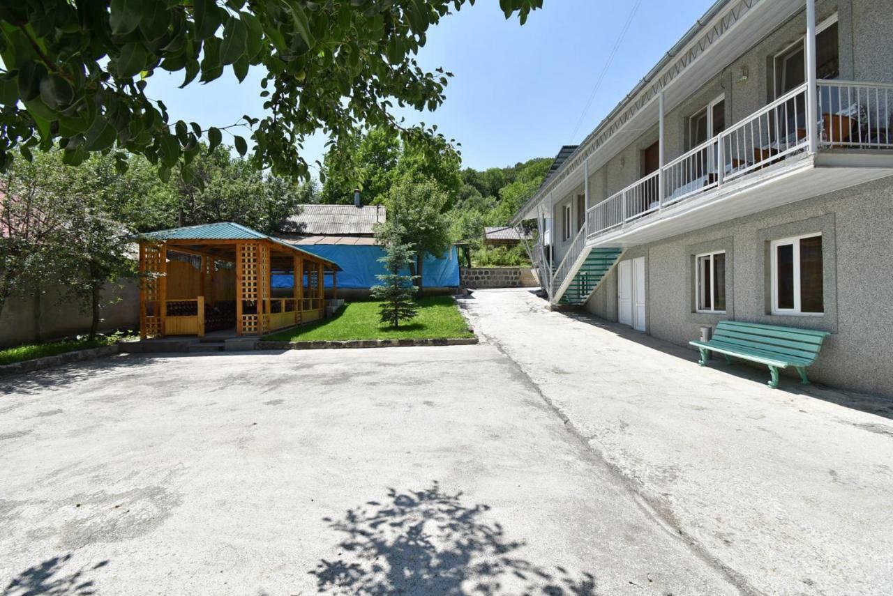 Guest House Arsan تساجكادزور المظهر الخارجي الصورة