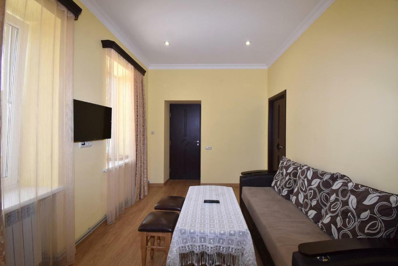 Guest House Arsan تساجكادزور المظهر الخارجي الصورة